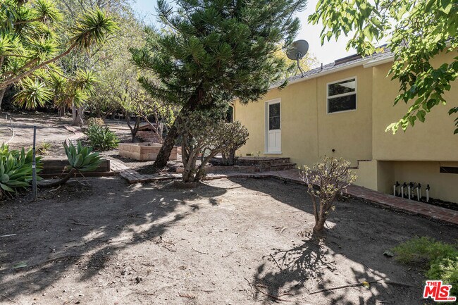 Building Photo - 2610 Griffith Park Blvd