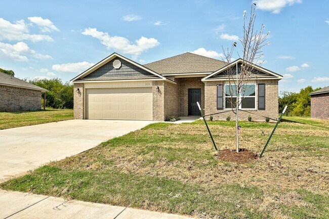 Building Photo - BRAND NEW! 4 Bed 2 Bath Home in Newcastle!