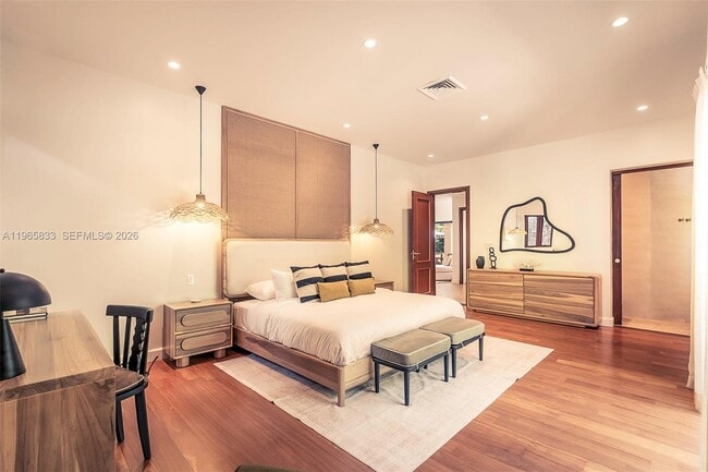 Building Photo - 90 Reserva De Golf