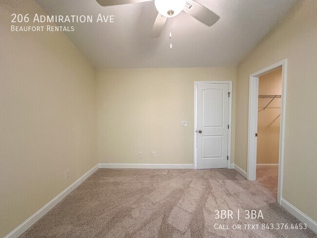 Building Photo - 206 Admiration Ave