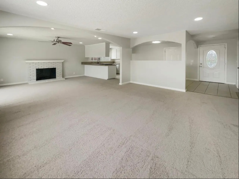 Building Photo - 5921 Hillsdale Blvd