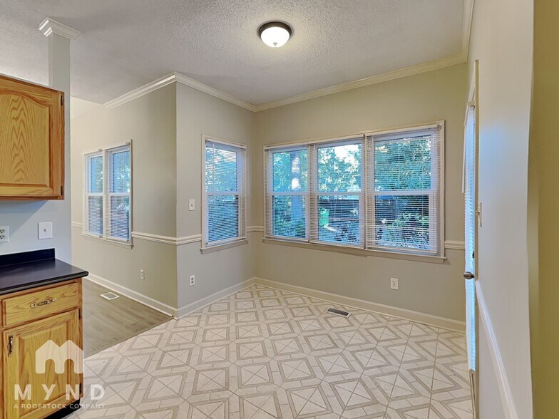 Building Photo - 2701 Moorsfield Ct