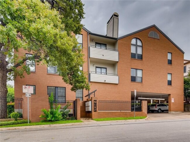 Building Photo - 2905 Swisher St