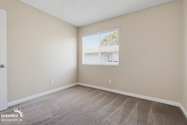 Building Photo - Comfortable 3Bdm 2Ba Condo in Oceanside!