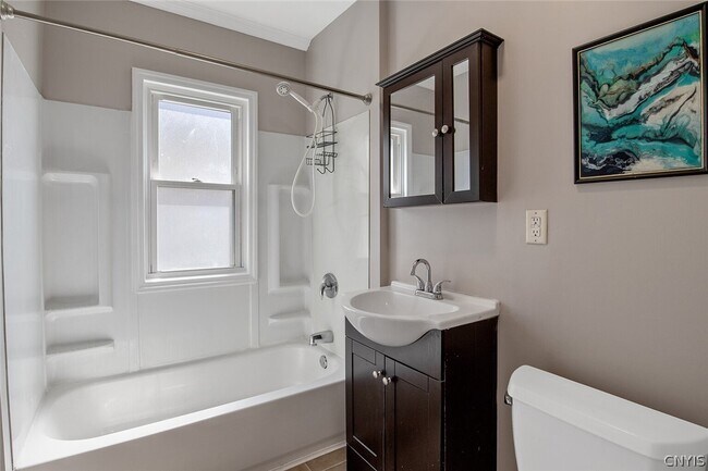 Building Photo - 967 Wadsworth St