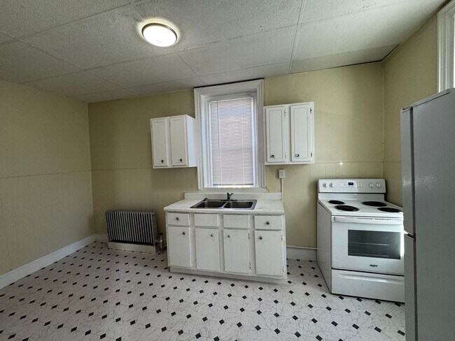 Building Photo - 41 N 10th St