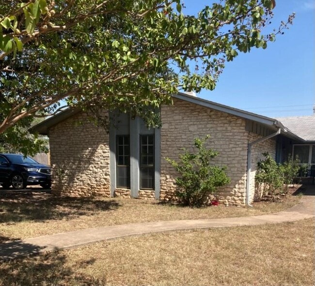 Building Photo - 1416 Cardinal Hill Dr