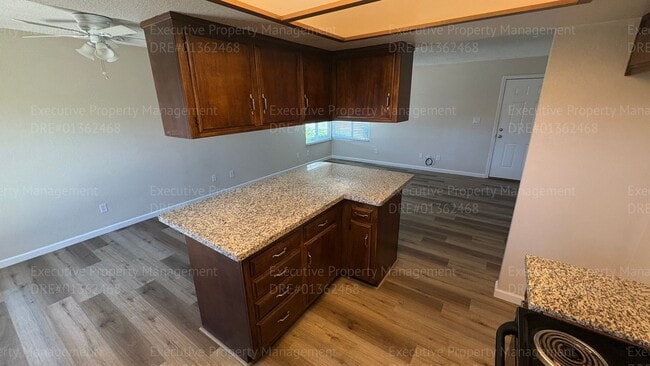 Building Photo - 709 Deseret Way