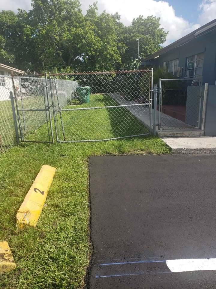 Parking - 2930 NW 32nd St