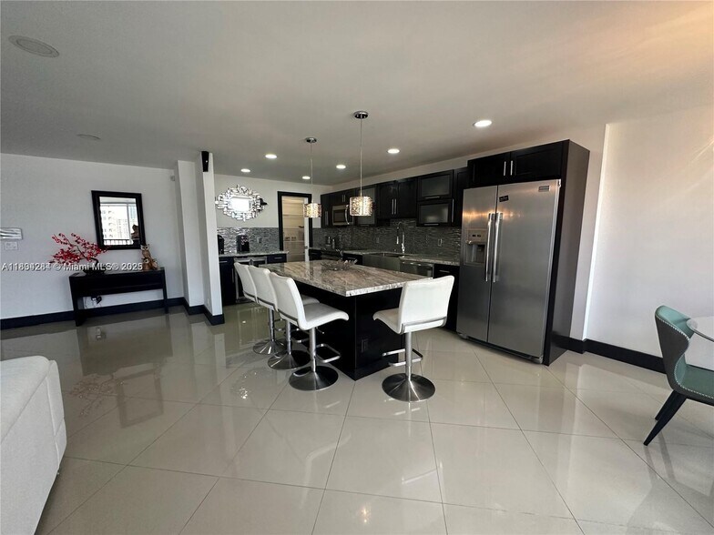 Building Photo - 2017 S Ocean Dr