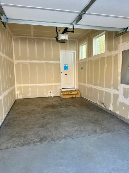 Single Car Garage - 13653 Frost Bitten Grv