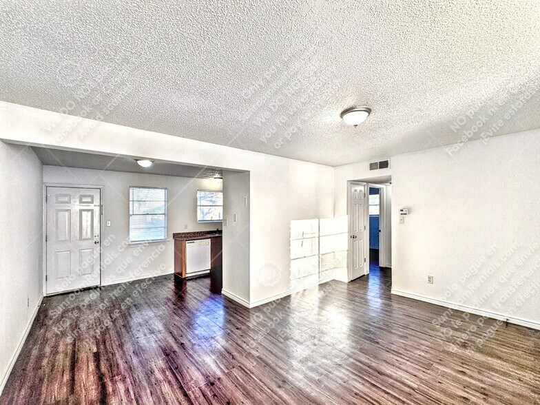 Building Photo - 742 Old Martindale Rd