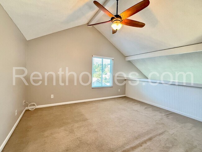 Building Photo - 9911 Ivy St