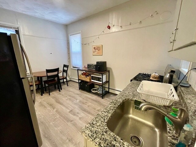 Building Photo - 26-1/2 Charter St