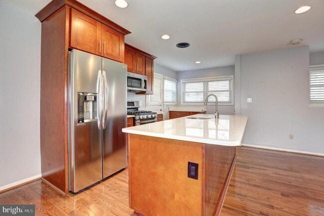 Building Photo - 601 Delano Dr SE