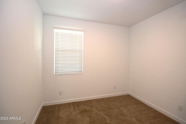 Building Photo - 12463 W Kaler Dr