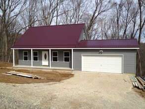Building Photo - Beautiful Home on 5 Acres just north of Wa...