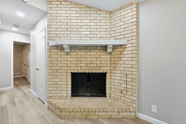 Building Photo - 11815 Broadwood St