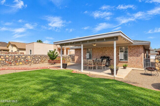Building Photo - 4648 Robert Acosta Dr