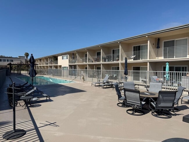 Building Photo - 1021 Scott St