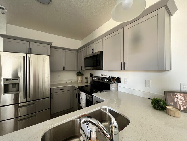 Building Photo - 1886 3330 W