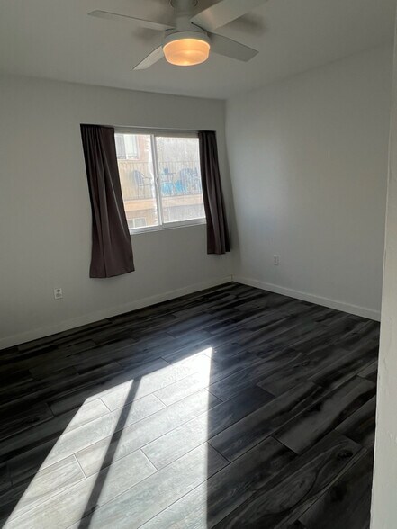 Building Photo - 832 13th St