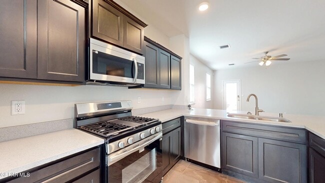 Building Photo - 12613 Cono Norte Dr