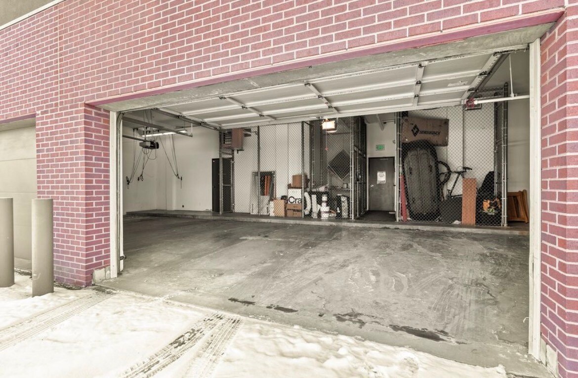 Building Photo - 1521 Central St