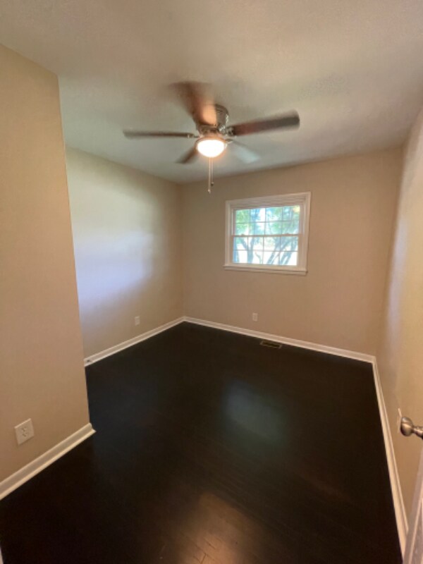 Building Photo - 106 Herbison Ln