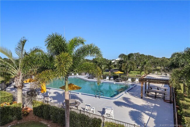 Building Photo - 4215 Gator Trace Ave