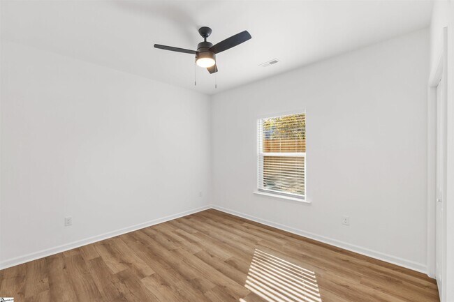 Building Photo - 13 Jamison St