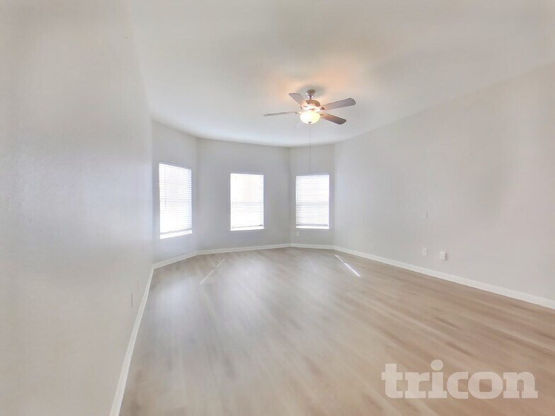 Building Photo - 216 Elm Patch Dr