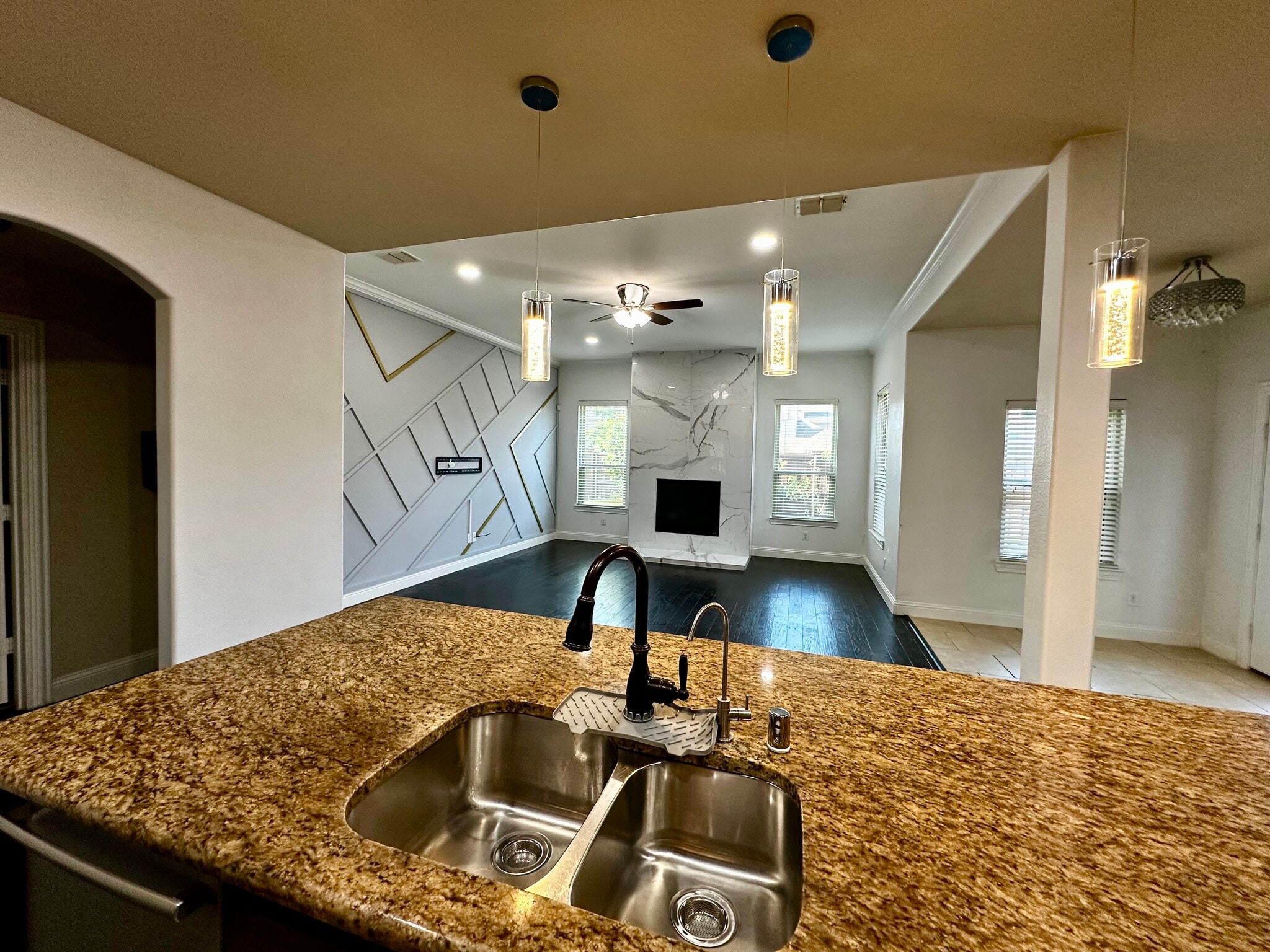 Building Photo - 13172 Deep River Dr