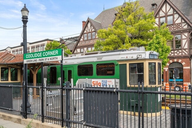 Building Photo - 40 Centre St