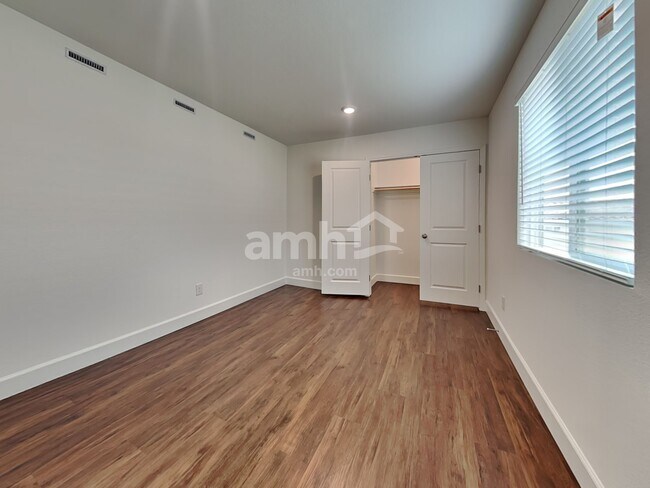 Building Photo - 4820 Blushing Star St