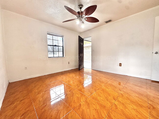 Building Photo - 1844 Sailfish Ct