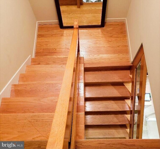 Building Photo - 1530 Key Blvd