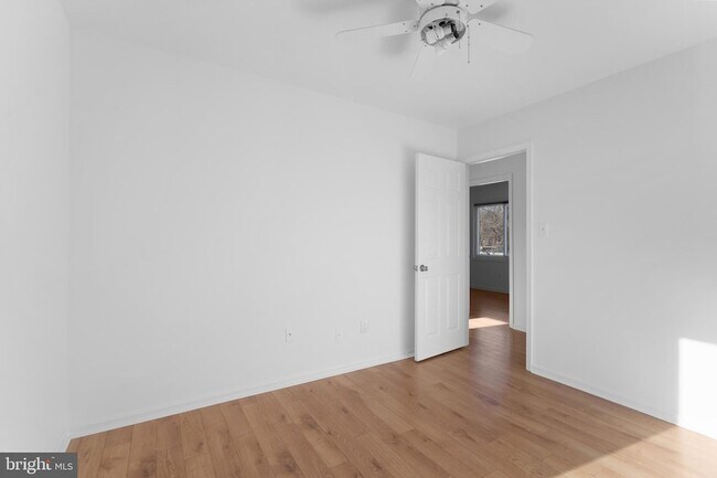 Building Photo - 2636 East Side Dr