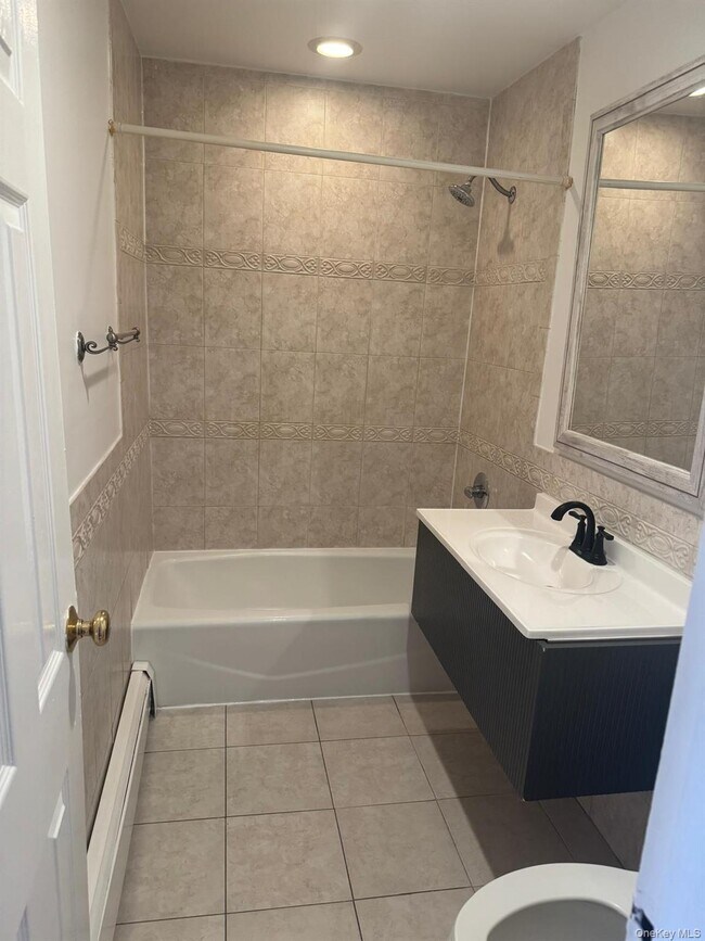 Building Photo - 126 Roosevelt Dr