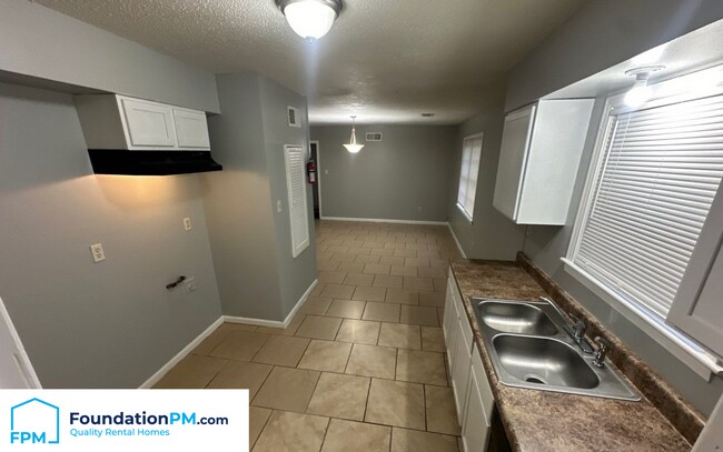 Building Photo - 1686 Brookhaven Dr