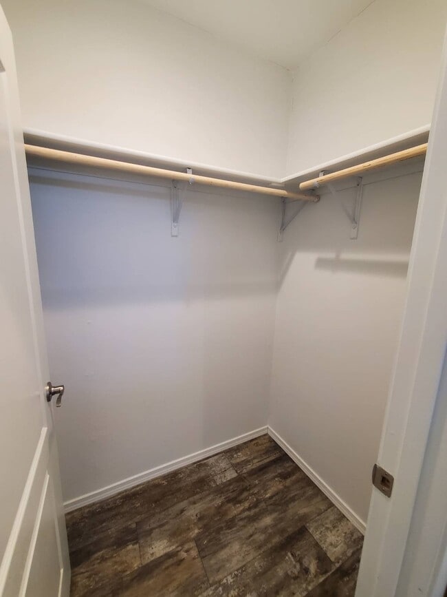 Building Photo - 4100 N Romero Rd