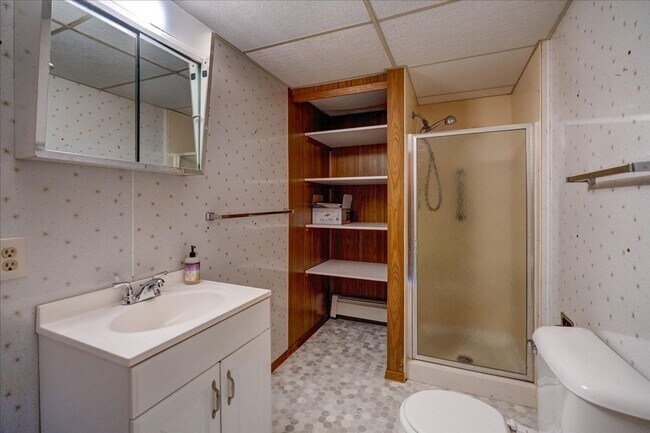 Building Photo - 6404 Maywood Ave