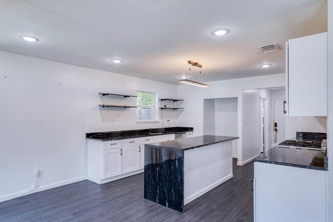 Building Photo - 6202 Carnation Terrace