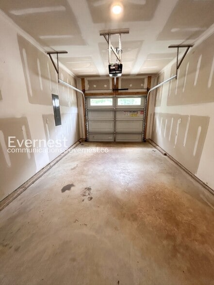 Building Photo - 517 N Linwood Ave