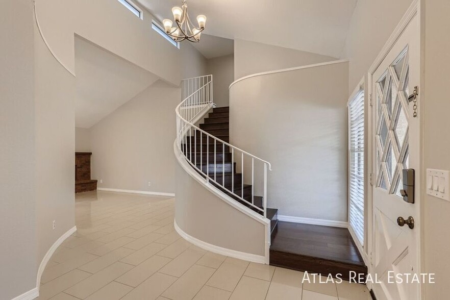 Building Photo - 5337 W Desert Hills Dr