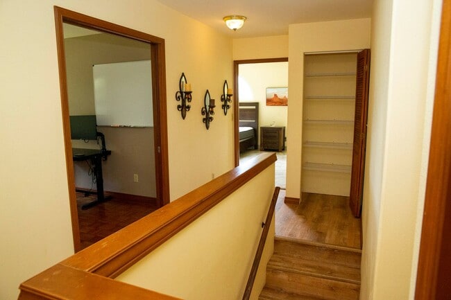 Building Photo - Spacious 4-Bedroom Retreat in Haiku with S...