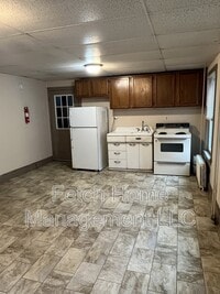 Building Photo - 521 Lehman St