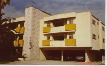 Building Photo - 8555 Saturn St