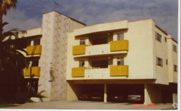 Building Photo - SM