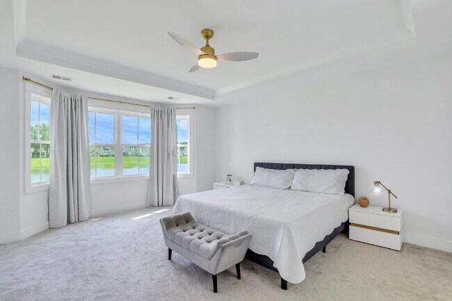 Building Photo - "Lagoon view in Lawton Station - Spacious ...